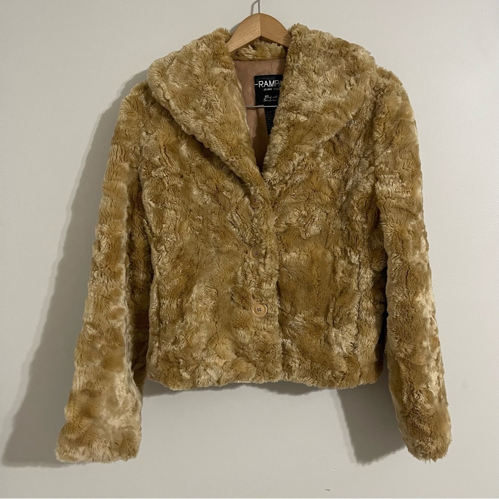 Rampage jean compsny  90s y2k vintage tan faux  fur crop
Coat medium